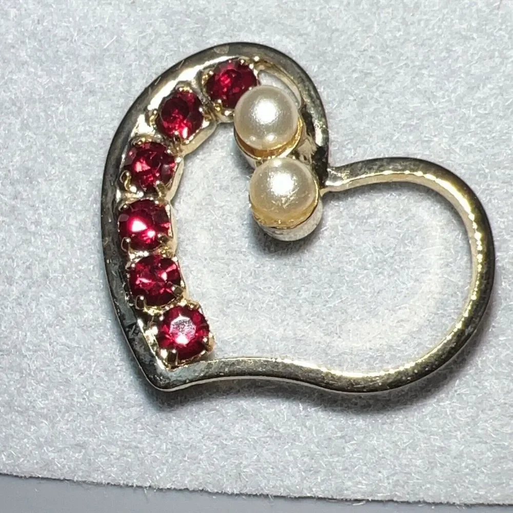 Vintage Passport‎ Boutique Heart Clutch Pin Costume Jewelry